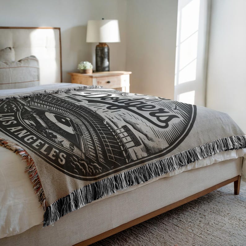 Los Angeles Dodgers Woven Blanket: MLB Baseball Fan Gift image 1