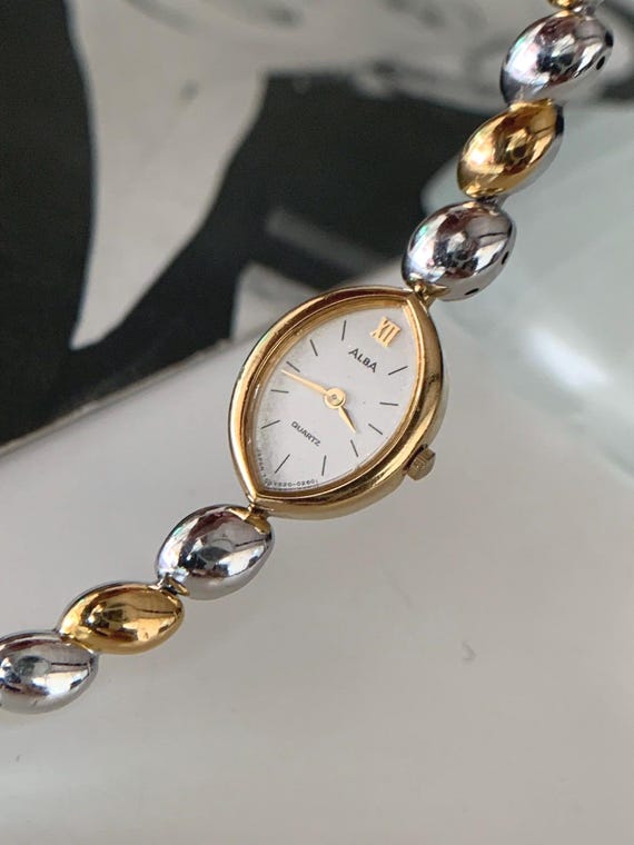 Vintage Seiko ALBA Estate Ladies Quartz Watch V801-0240 | Gold Tone | Japan | Vintage 1990s Alba by Seiko Unisex Quartz Watch Gold Tone  main image 3