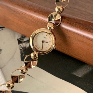 Rare Vintage CITIZEN Chere  Gold  Tone  Japan Made  quartz watch