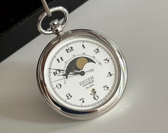 Vintage SEIKO Half Moon Watch: Gold Tone Quartz, Fits 6.5