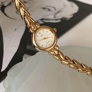 Vintage Citizen base metal  Gold Tone Japan Made  quartz watch , Ladie watch