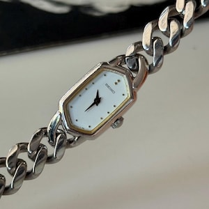 Vintage SEIKO 90s Bracelet silver watch , Japan Made , quartz watch