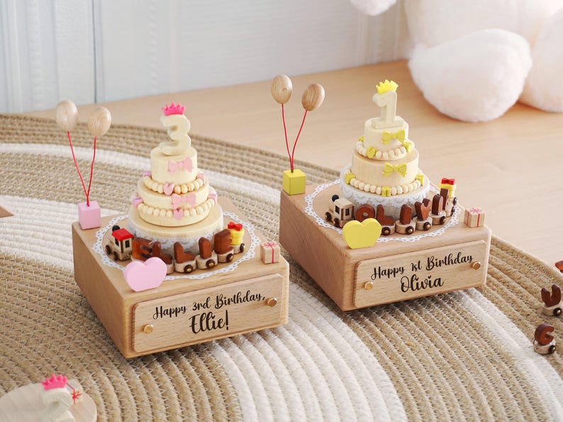 Boîte à musique en bois personnalisée : cadeau de baby shower image 8