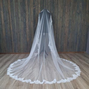 Lace veil in chantilly lace veil Wedding veil lace trim veil Fingertip veil ivory with sequin Lace trim cathedral veil Mantilla wedding veil