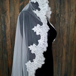 Exquisite lace veil Chantilly bridal Elegant veil Cathedral lace veil with blusher Cathedral Lace Mantilla veil Fingertip Veil for Bride