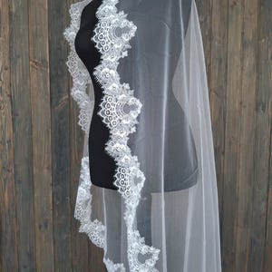 Mantilla veil lace trim veil Wedding veil chantilly lace veil Short mantilla veil knee length veil Mantilla veil ivory lace veil trim
