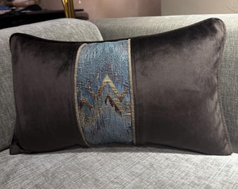 Funda de cojín de terciopelo marrón oscuro en zigzag, funda de almohada de 30 x 50 cm, funda de almohada, hecha a mano, decoración del hogar, cojín de chevron, zigzag, para sofá