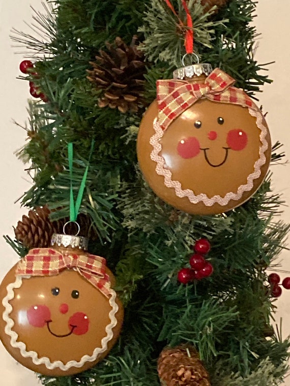 Gingerbread Ornaments, Round Plastic Ornaments, Christmas Ornaments,  Farmhouse Ornaments, Gingerbread Decor, Christmas Tree Ornaments 
