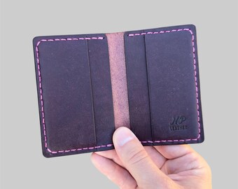 Zion Geldbörse: Dunkellila Pueblo Italienisches Leder Personalisiertes Geschenk Minimalistischer Bifold Kartenhalter