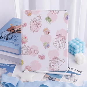 Cute Marie the Pooh iPad Case for New iPad Pro 13 12 11 iPad Air 7/6 13" iPad Air 7 6 5 4 iPad 10/9 2022 Stand iPad Mini 6/5 Cover Pen Slot