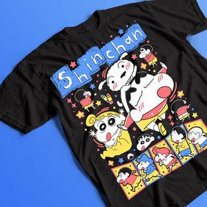 クレヨンしん ユニセックス Tシャツ、日本のアニメシャツ、カラフルなグラフィック Tシャツ、マンガ愛好家へのギフト、漫画キャラクタートップ