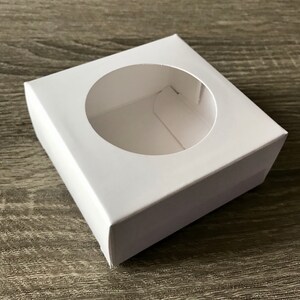 25-vita fönsterluffa-tvålaskar, fyrkantiga 8,25 x 8,25 x 3,25 cm, miljövänlig återvinningsbar tvålförpackning, två vilda harar