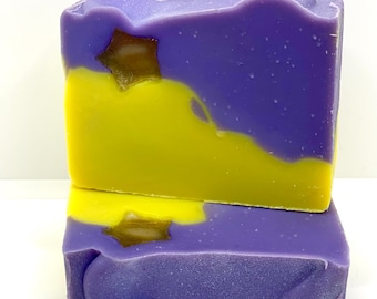 UNICORN SPELL Mélange de fruits tropicaux, Bain magique, Savon fait main, 120 g, Deux lièvres sauvages