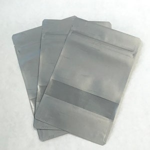 25-5x8&quot; Silver RICE PAPER Eco Friendly Stand Up Pouches, Tear Notch, Zipper Seal, Impulse Sealable, Packaging, Two Wild Hares