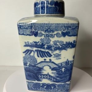 Vintage Ringtons Limited Tea Merchants Blue Willow pattern style.