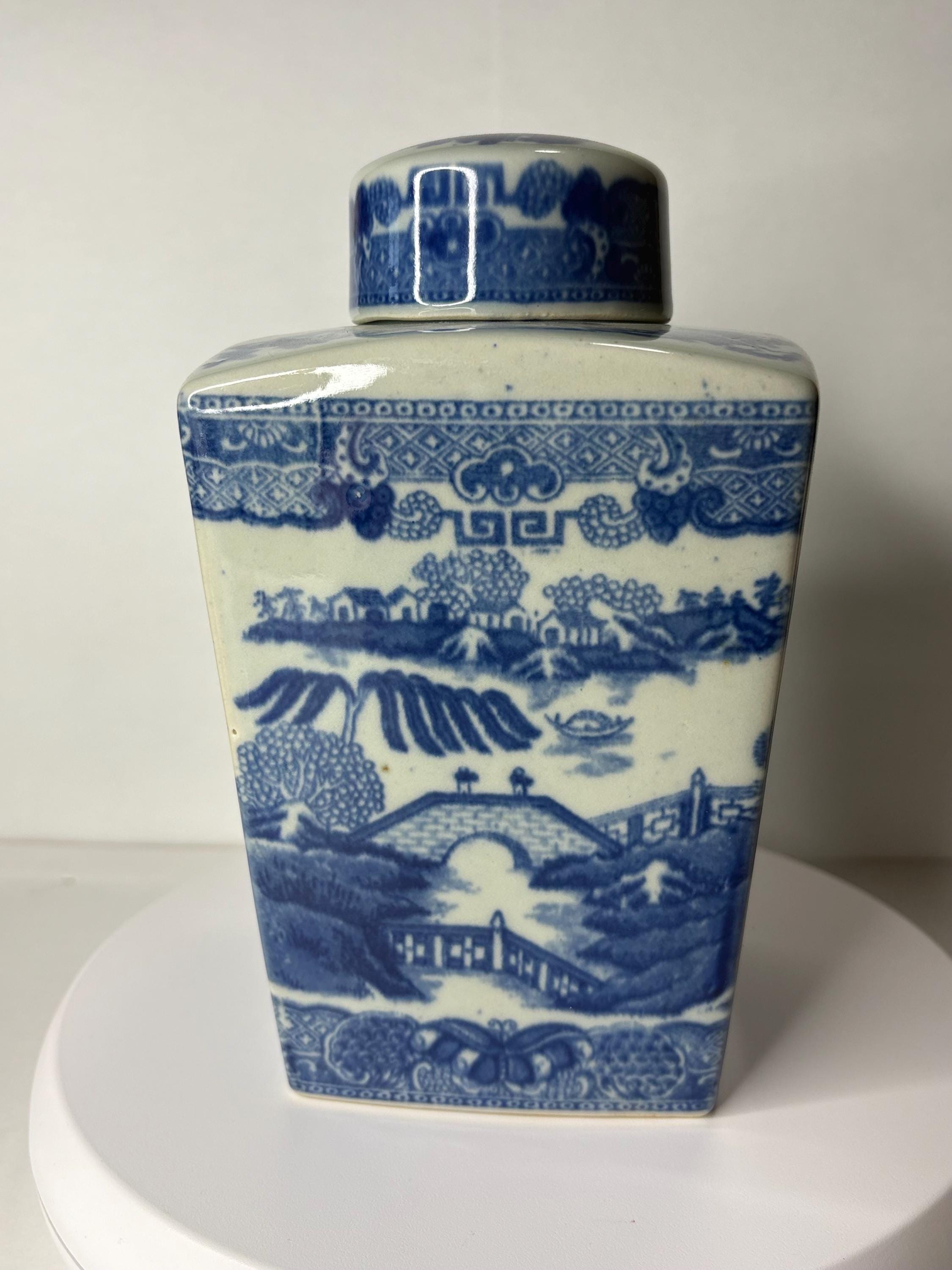 Vintage Ringtons Limited Tea Merchants Blue Willow pattern style.
