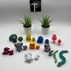 Polar Bear Storytime Set | 3D Printed | Articulated Flexi Wiggle | ADHD Sensory Aid | Fidget Toy | Baby Animals bild 3