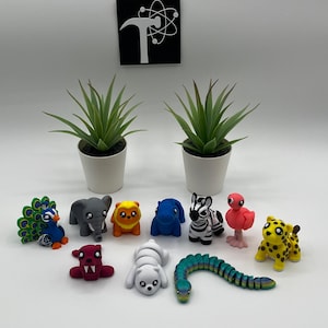 Polar Bear Storytime Set | 3D Printed | Articulated Flexi Wiggle | ADHD Sensory Aid | Fidget Toy | Baby Animals Medium