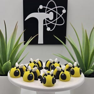 Bumble Bee | 3D Printed | Articulated Flexi Wiggle | ADHD Sensory Aid | Fidget Toy | Keychain Option | Cute Mini Animal