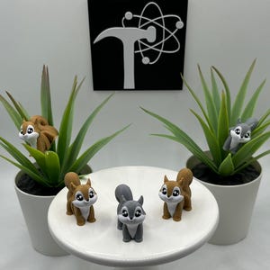 Squirrel | 3D Printed | Articulated Flexi Wiggle | ADHD Sensory Aid | Fidget Toy | Keychain Option | Cute Mini Animal