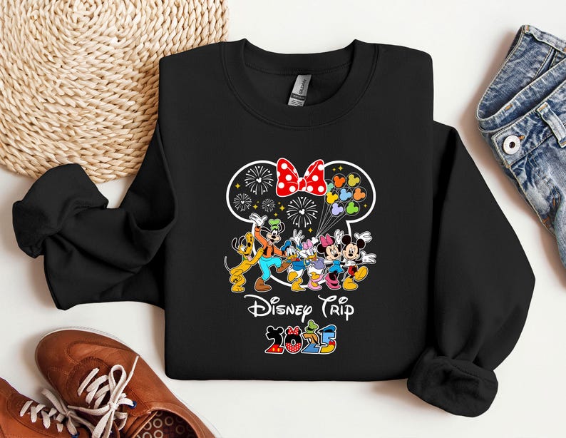 Sudadera con capucha de Mickey Mouse 2025, sudadera de Minnie Mouse, sudadera con capucha de personajes de Disney, regalo para amantes de Disney, vacaciones familiares, sudadera con capucha para fanáticos de Disney imagen 7