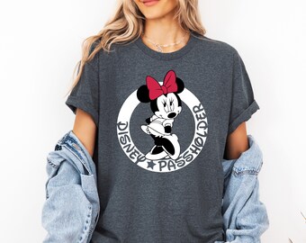 Camiseta Disney Mickey y Minnie Mouse para portadores de pases, camiseta a juego para vacaciones familiares en Disneyland, ropa Disney, camiseta para viaje a Disneyworld 2025