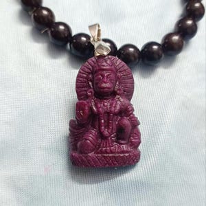 Ídolo de Hanuman de rubí / Colgante de Hanuman tallado a mano / Amuleto espiritual para la fuerza y la protección
