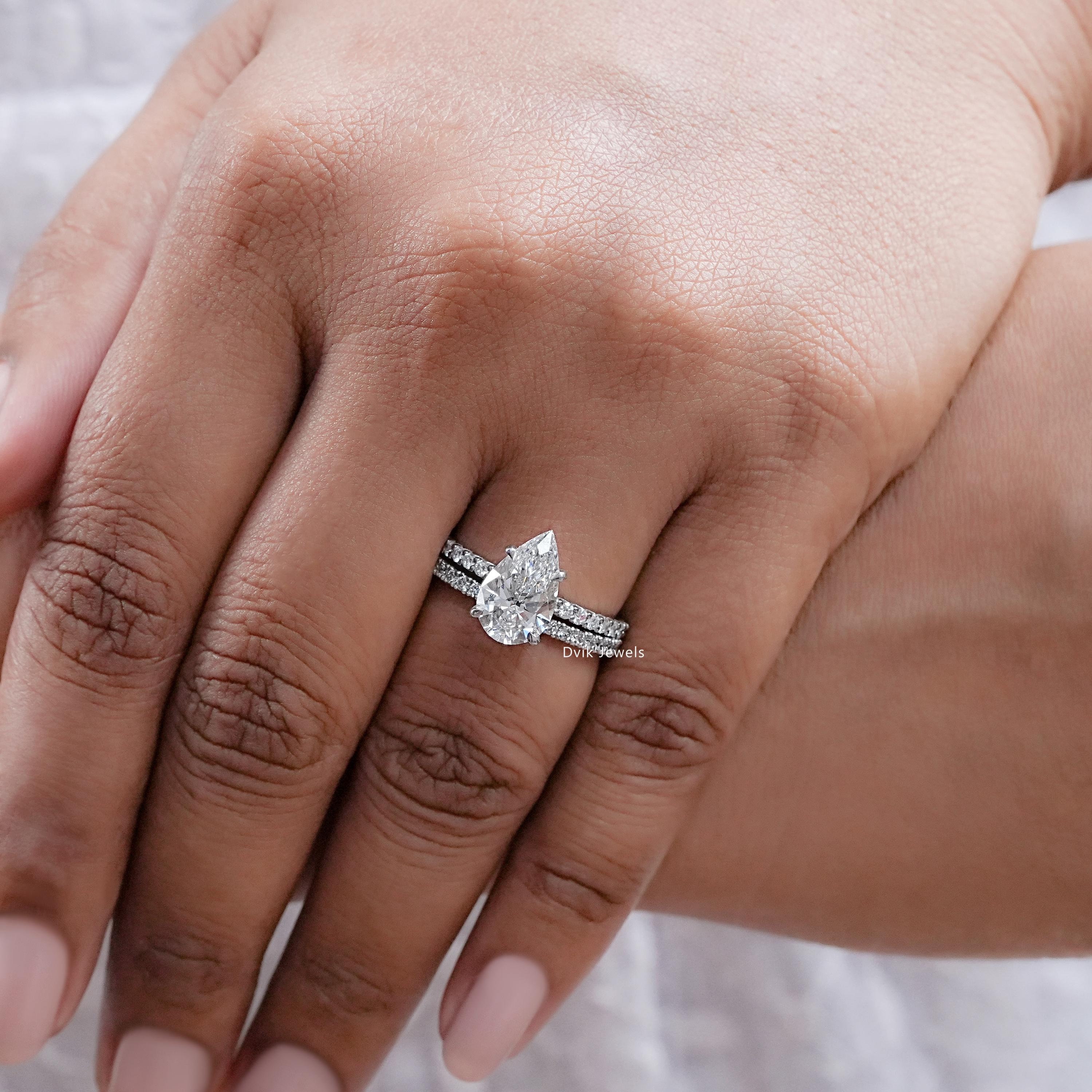 Set di fedi nuziali con diamanti coltivati in laboratorio taglio a