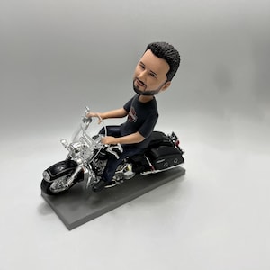Handcrafted Personalized Motorbike Bobblehead for Harley-Davidson Enthusiasts - Custom Motorcycle Keepsake Gift