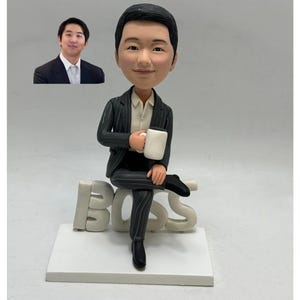 Unique Businessman Bobblehead – Handmade Customized Figurine for Entrepreneurs or Corporate Professionals,custom boss bobblehead gifts