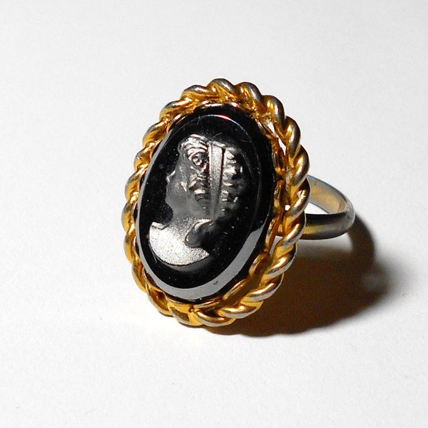 Vintage Cameo Ring Woman Bust Adjustable/Vintage Cameo Ring/Vintage Victorian Revival Ring