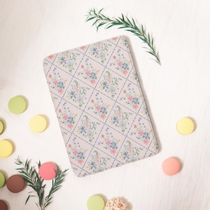 Floral Diamond Grid Kindle Case,PaperWhite 6.8&#39;&#39; 5/7/8/10th Cover,Clear Back Sleeve,Colorsoft KPW6 Gen11 2019/2024 Personalized Gift for Her