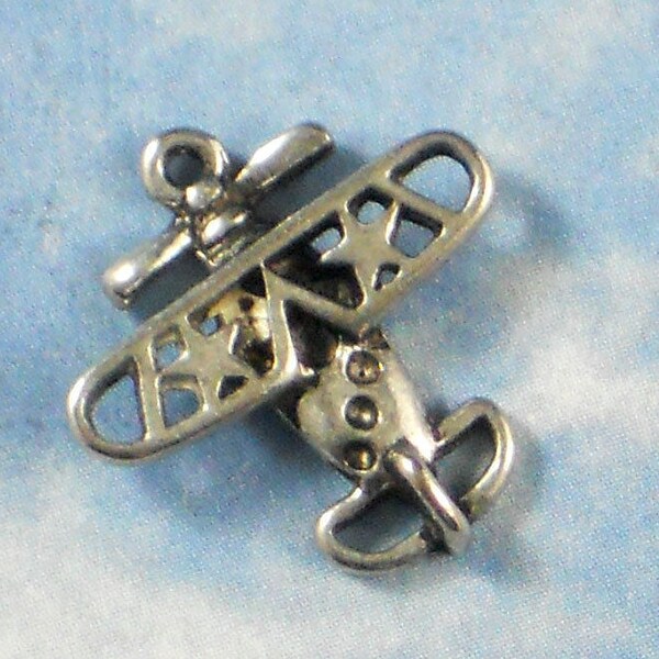 8 Awesome Airplane Prop Planes 19mm Charms Vintage Propeller Bomber Antique Silver Tone Pendants (P1833)
