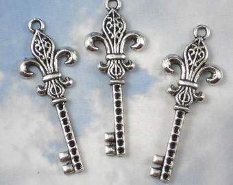 Fleur de Lis KEY Charm Pendants Silver Tone Keys NOLA Saints Fan (P604)