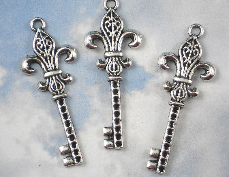 Fleur de Lis KEY Charm Pendants Silver Tone Keys NOLA Saints Fan P604 image 1