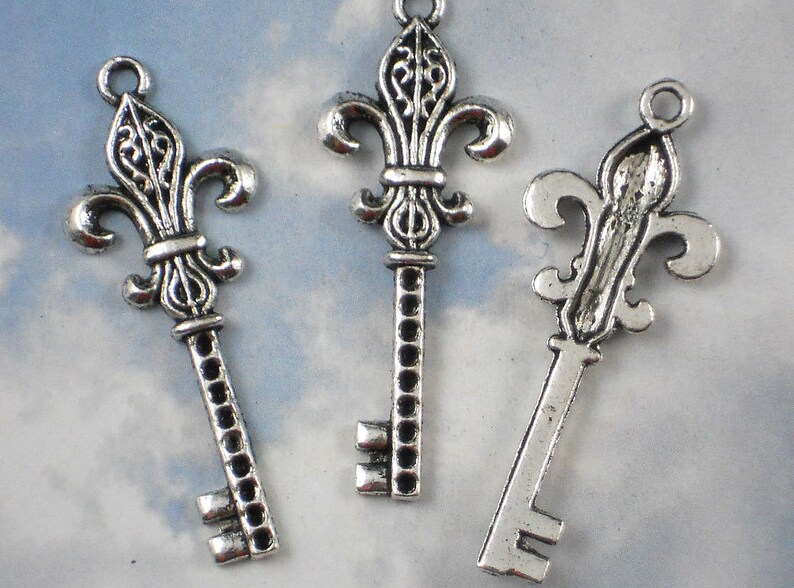 Fleur de Lis KEY Charm Pendants Silver Tone Keys NOLA Saints Fan P604 image 2