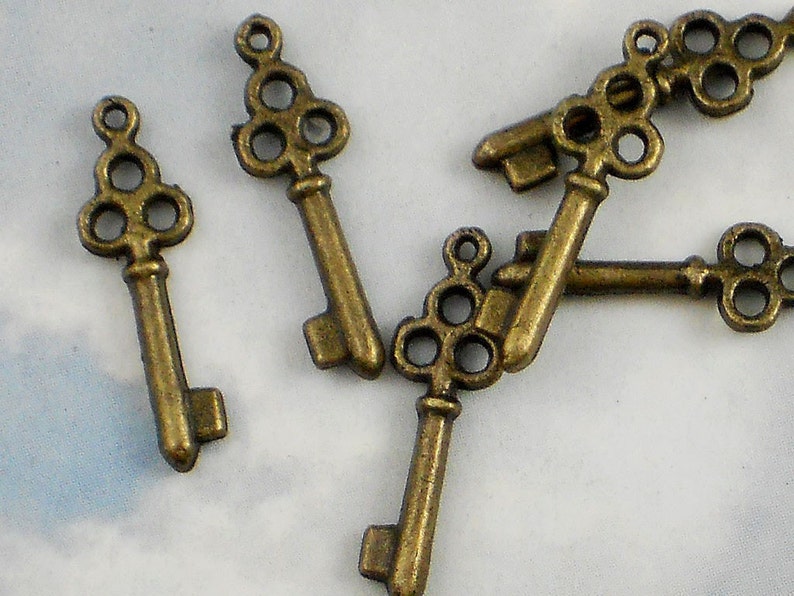 20 Tiny Patina Bronze Skeleton Key Charms Steampunk, Romantic, Vintage Style P463 image 1