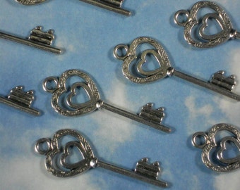 BuLK 20 Silver Double Heart Skeleton Keys Antiqued 50mm Perfect for Invitations Junk Journals BuLK (P1435 -20)