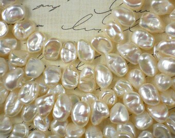 Keishi Pearls Creamy White Side Drilled Hong Kong Top Quality High Luster (4092)