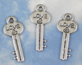 10 LOVE Message Key Charms Antique Silver Weddings Jewelry Scrapping (P007)