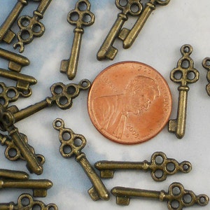 20 Tiny Patina Bronze Skeleton Key Charms Steampunk, Romantic, Vintage Style P463 image 5