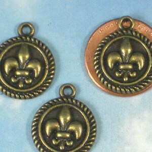 8 Bronze Fleur de Lis Round Charms Rope Edge Disk Dangles Antiqued NOLA Cajun P142 image 4