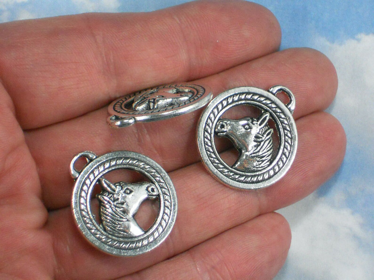 2 Horse Head Charms Winners Circle Tibetan Silver Tone Etsy