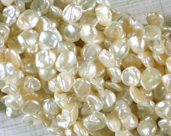 Iridescent Luster Keishi Pearls Bridal Creamy White Oval Top Side Drilled Hong Kong (4256)