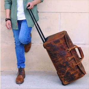 Gepersonaliseerde leren plunjezak op wielen: handgemaakte bruine weekendtas trolley voor heren, leren weekendtas cadeaus voor hem