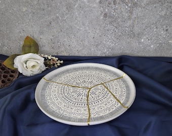 Handmade Kintsugi Plate: Gold Repair Ceramic Decorative Plate