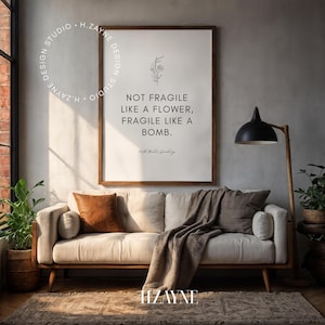 RBG-poster Inte ömtålig som en blomma, ömtålig som en bomb Berömda citatkonst, present till advokat, oramad väggdekoration bild 4