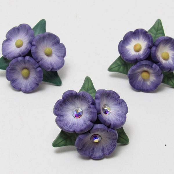 Violet Flower Brooch, Purple Cluster Pin, Polymer Clay, Floral Accessory, Nature Jewelry, Unique Women's Gift, Spring Wedding