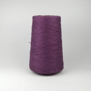 Filato di lino rosso viola – Bobina di fibra di lino naturale al 100% per lavoro a maglia, uncinetto, tessitura. Filo artigianale baltico ecologico.