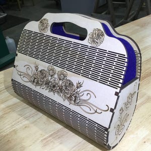 Lasercut Geldbörse SVG, Living Hinge Bag SVG, Holz Geldbörse Rosen Muster SVG, Weihnachten Laser Cut Dateien, Clutch Vektor Vorlage digitaler Download